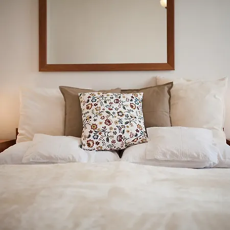 Cecile بيت ضيافة شوبرون