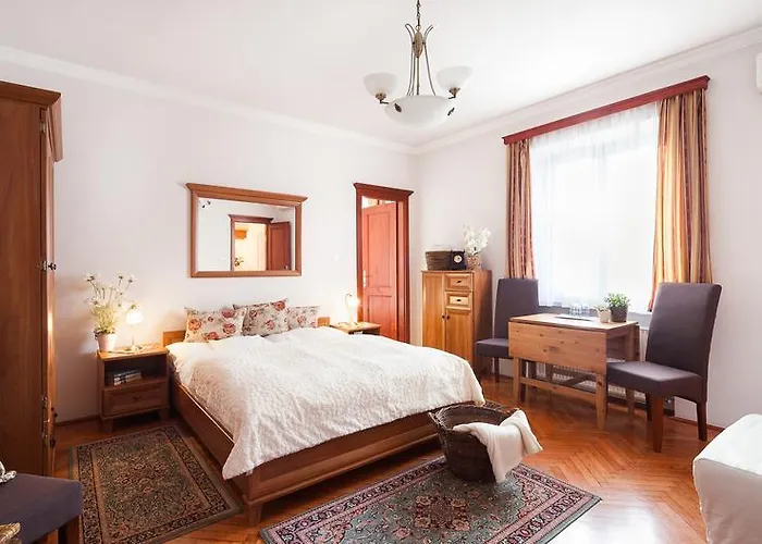 Cecile Гостевой дом Шопрон